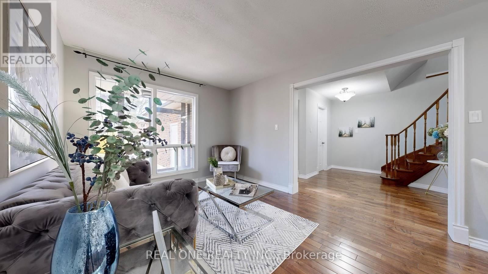 90 SPRAGG CIRCLE Image 5