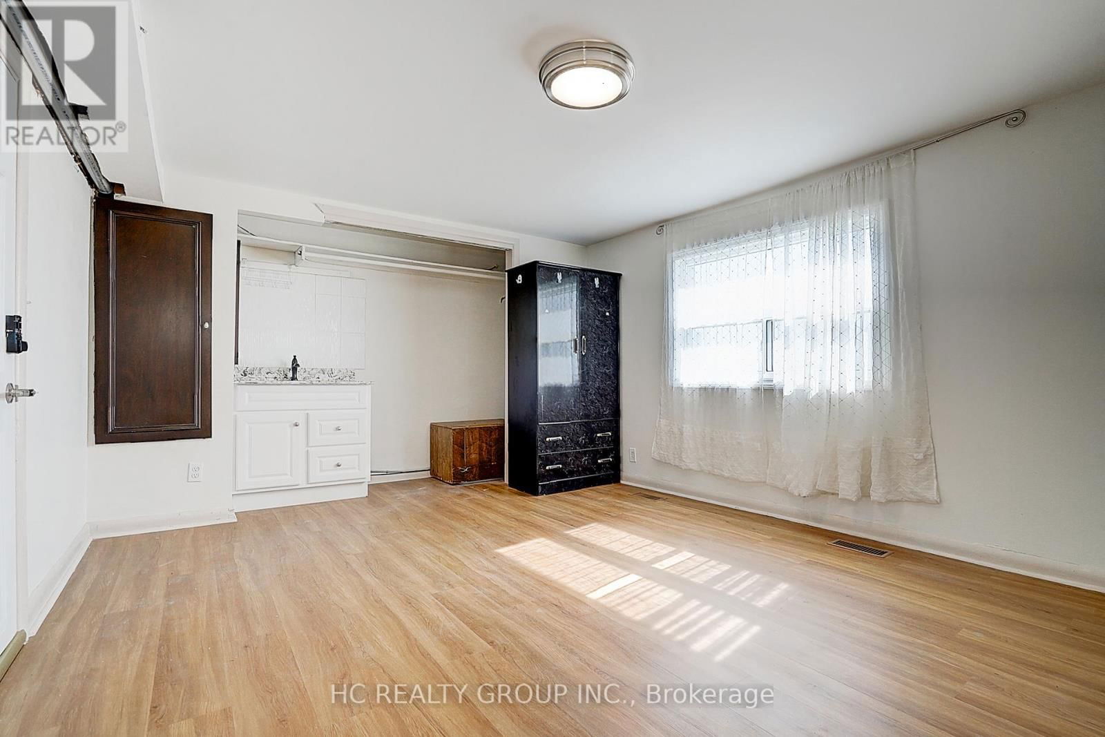 22334 WOODBINE AVENUE Image 18