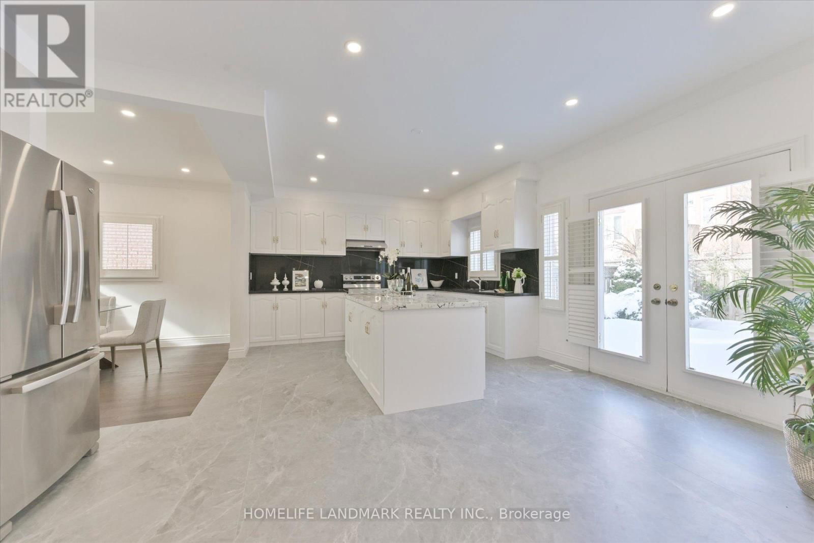 27 ALPINE CRESCENT Image 11