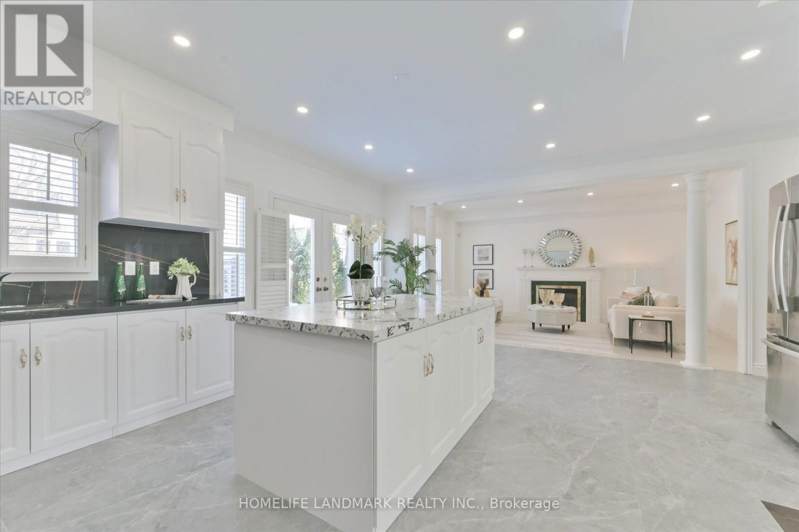 27 ALPINE CRESCENT Image 13