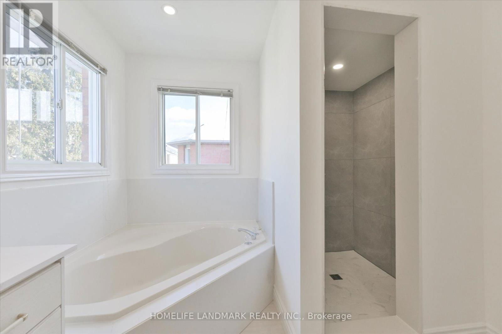 27 ALPINE CRESCENT Image 20