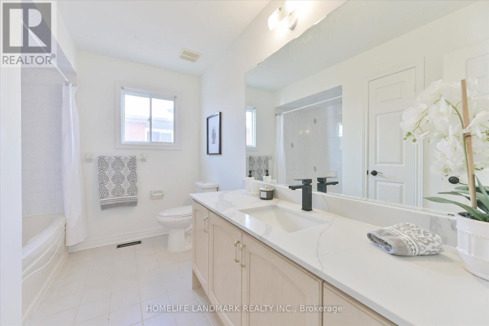 27 ALPINE CRESCENT Image 24