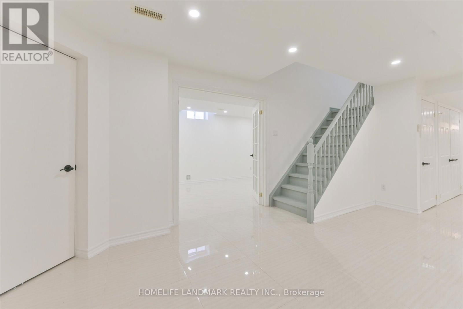 27 ALPINE CRESCENT Image 30