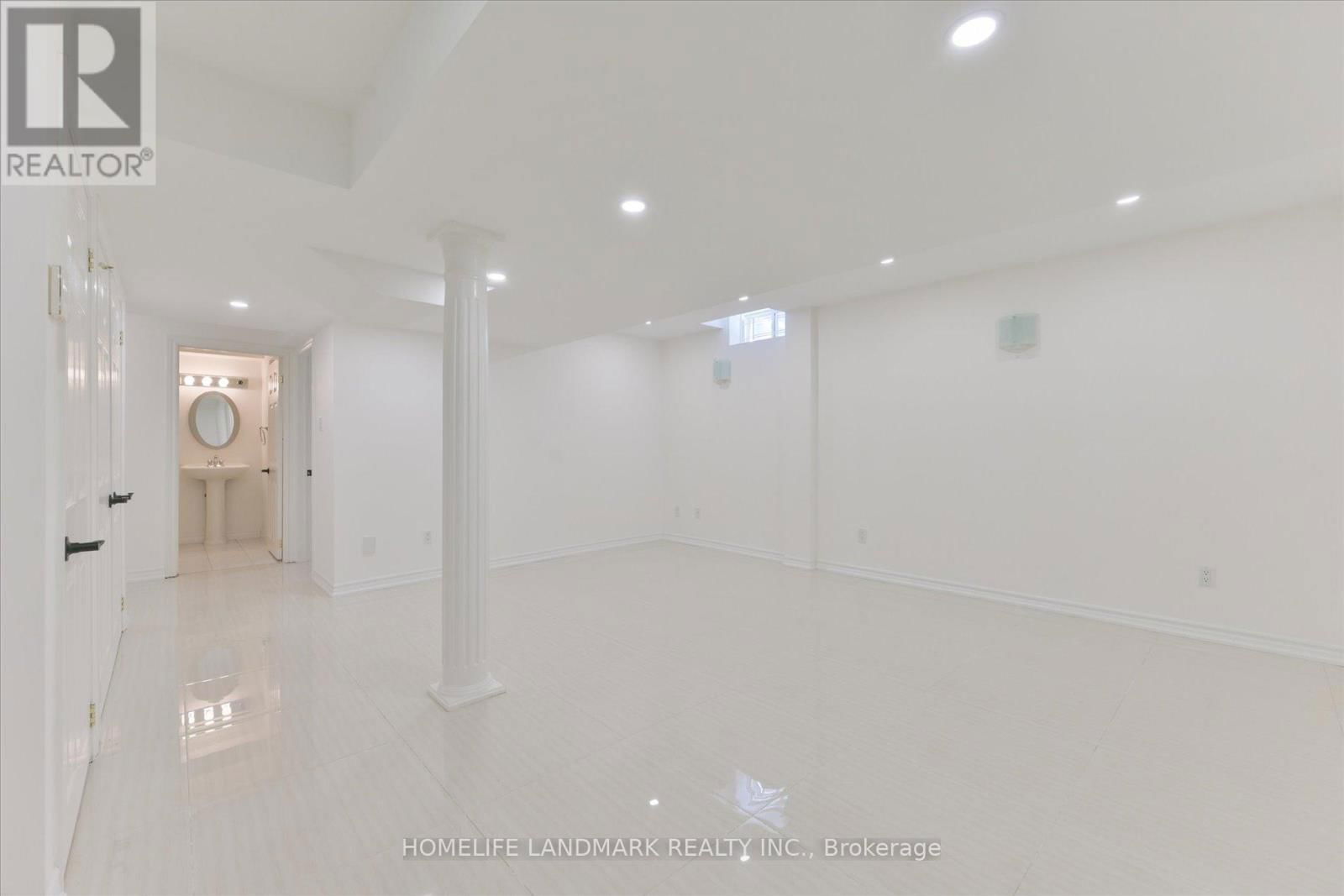 27 ALPINE CRESCENT Image 31