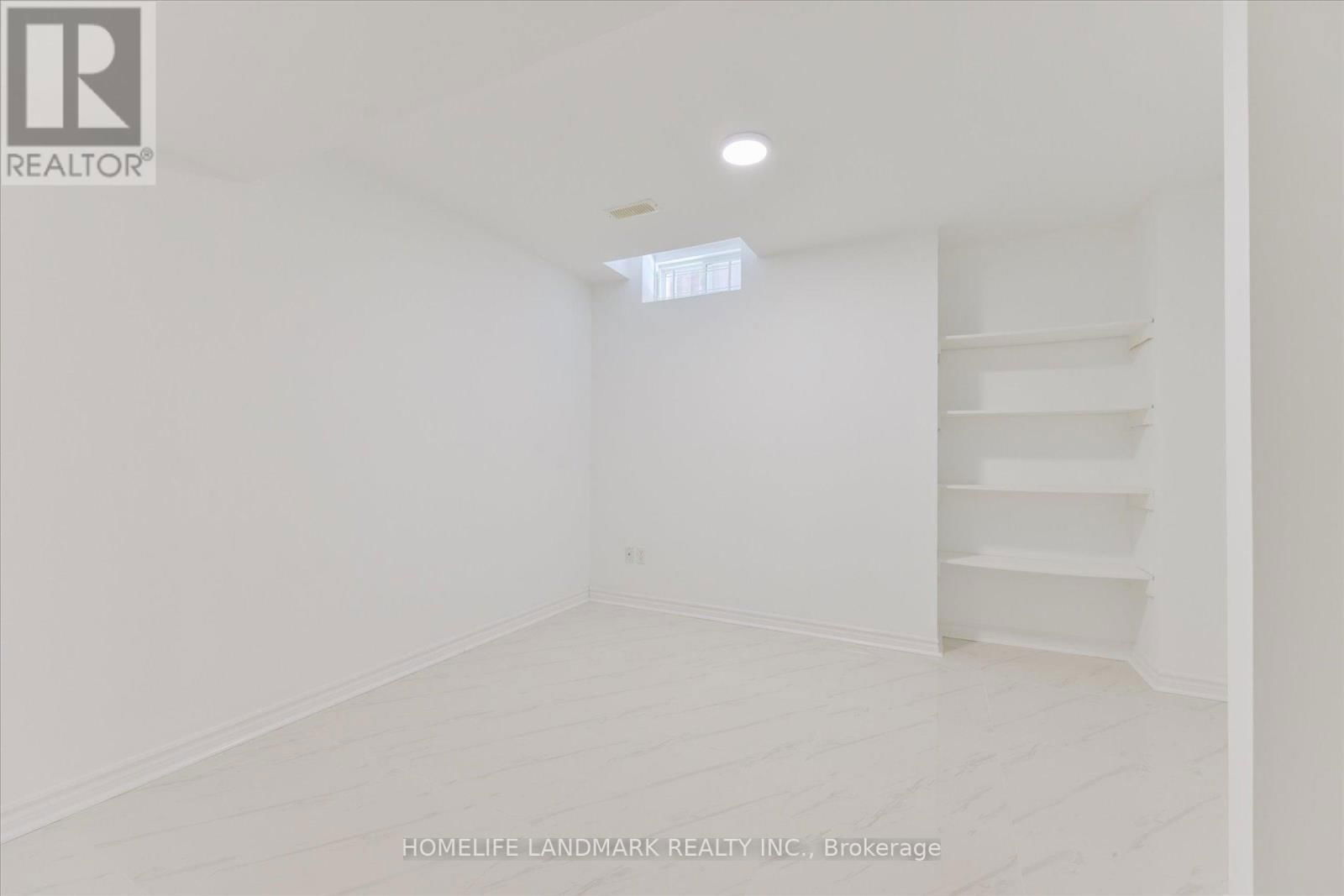 27 ALPINE CRESCENT Image 34