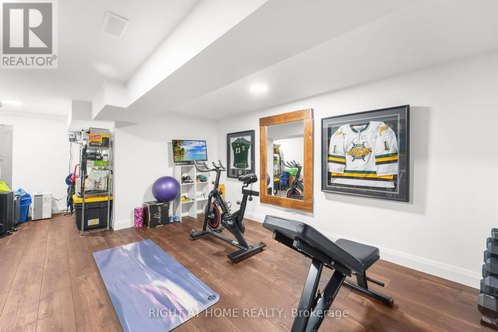 17083 WARDEN AVENUE Image 21