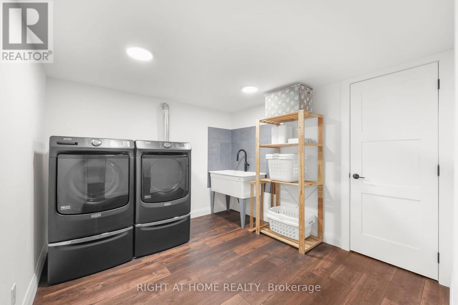 17083 WARDEN AVENUE Image 22