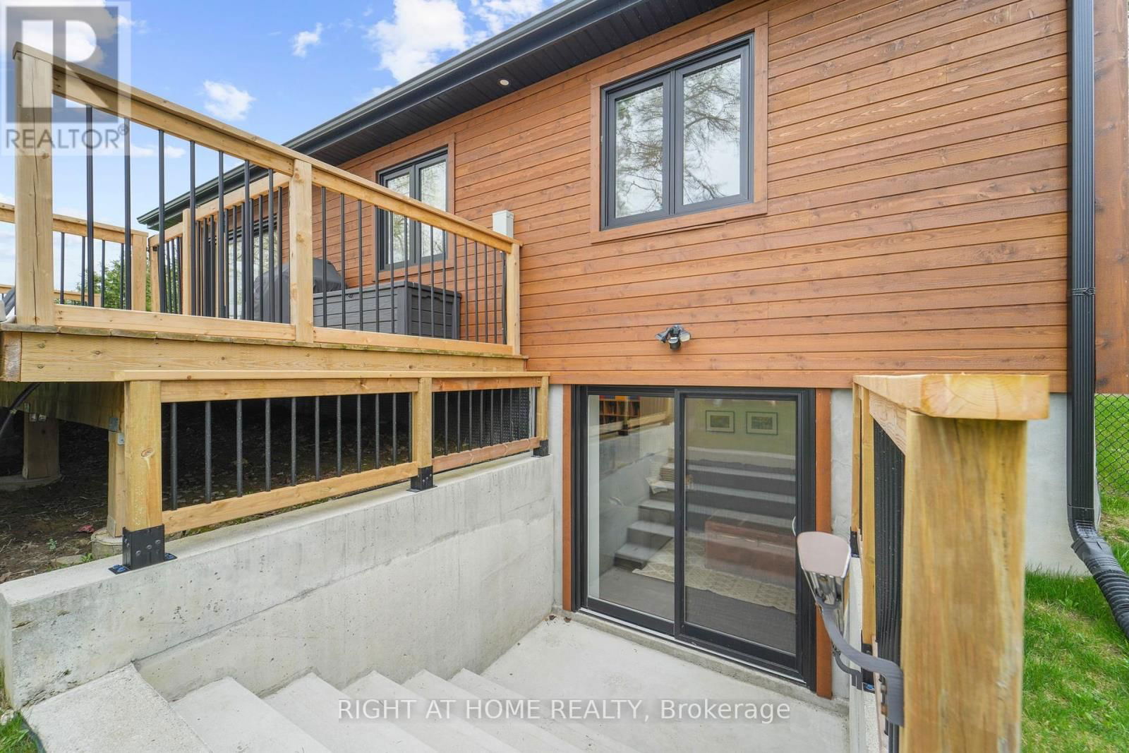 17083 WARDEN AVENUE Image 24