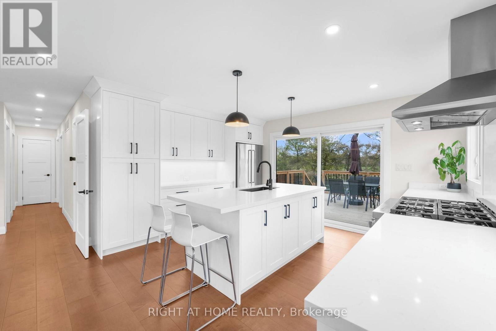 17083 WARDEN AVENUE Image 7
