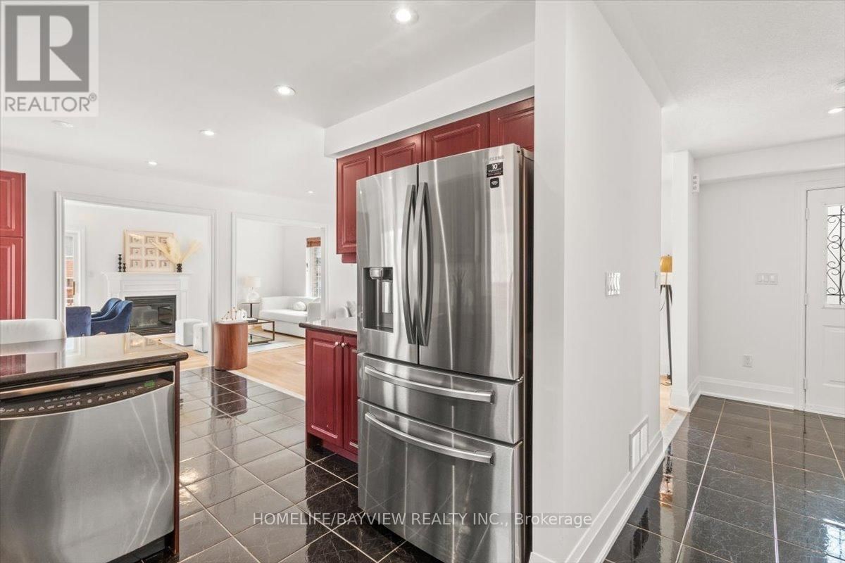 98 LENA DRIVE Image 19