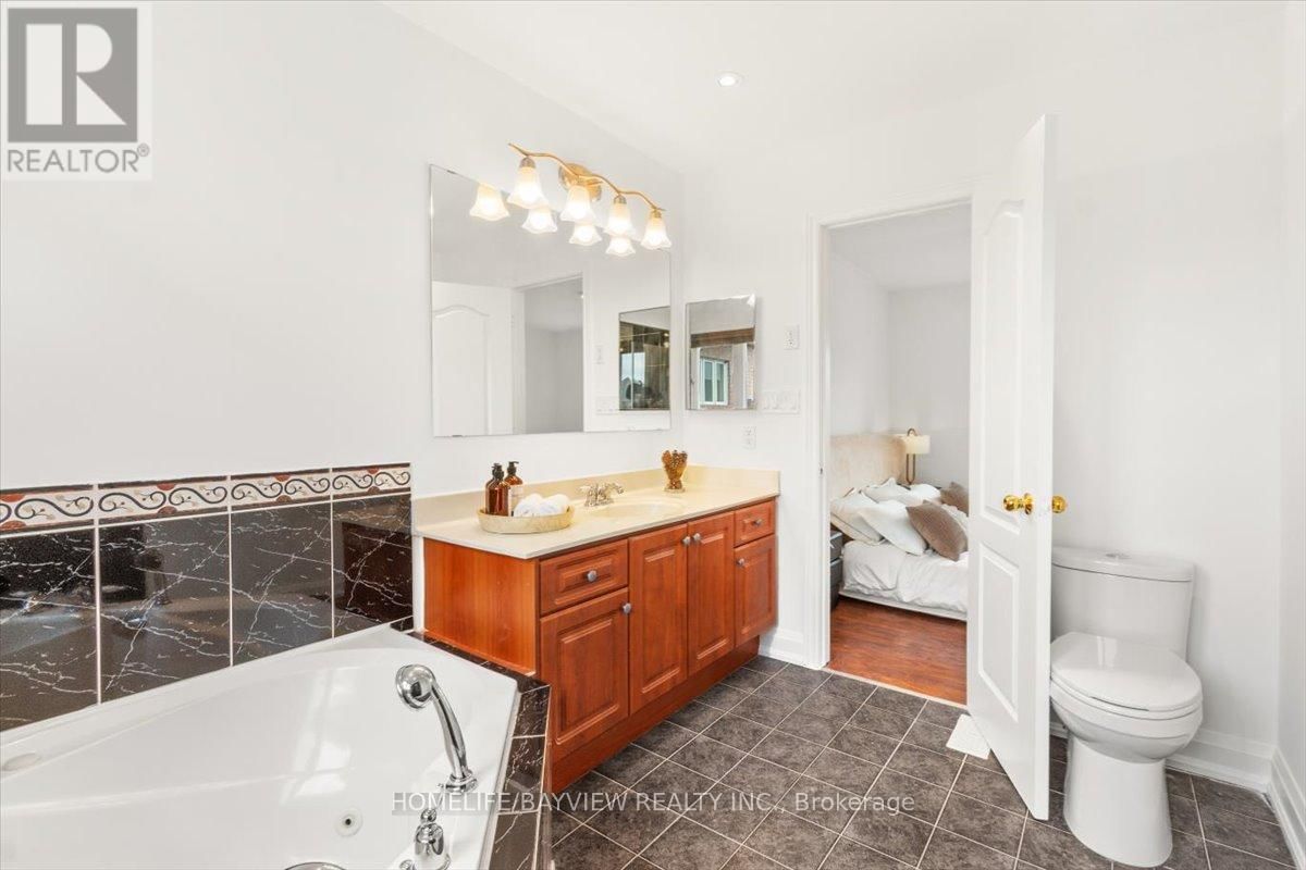 98 LENA DRIVE Image 28