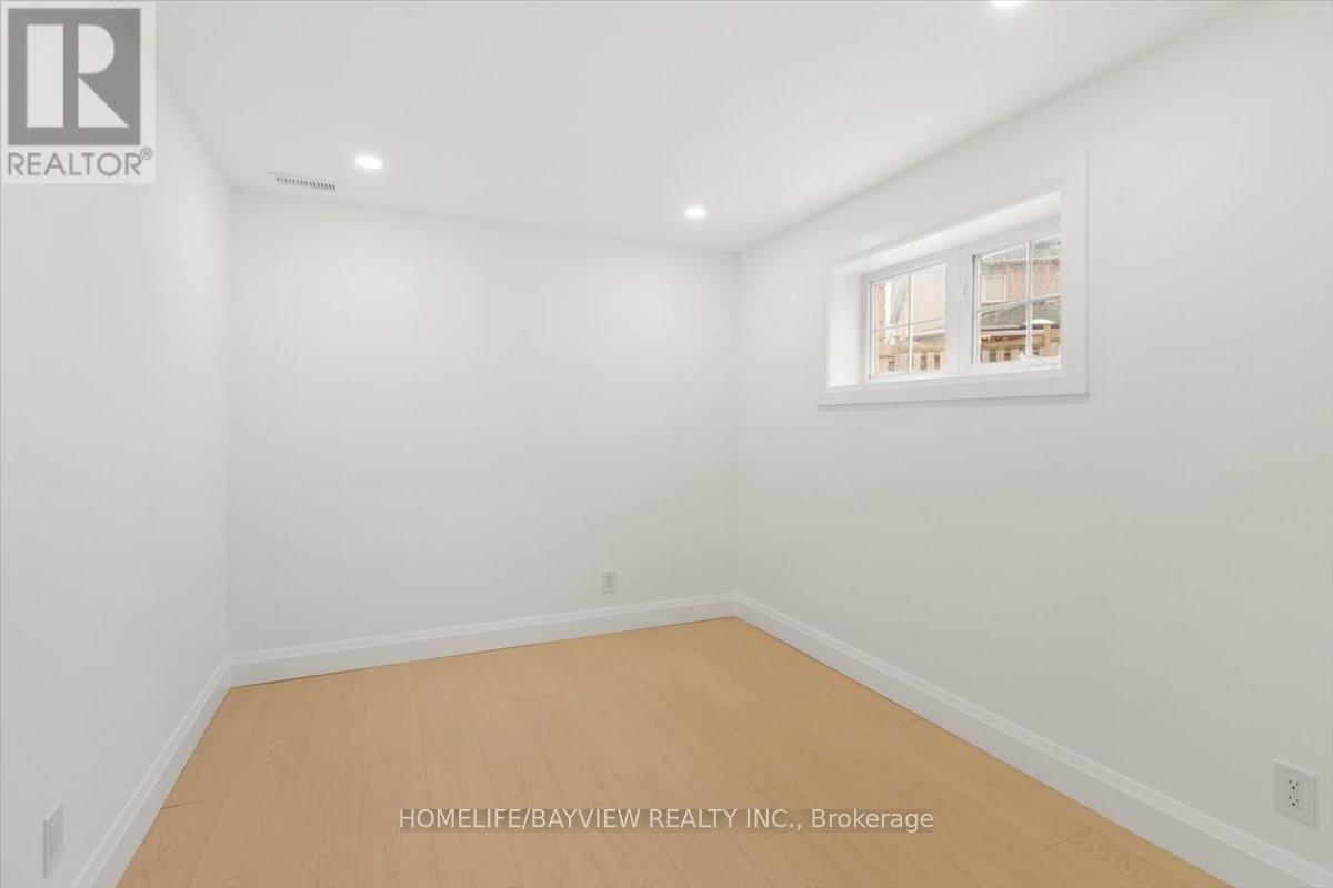 98 LENA DRIVE Image 37
