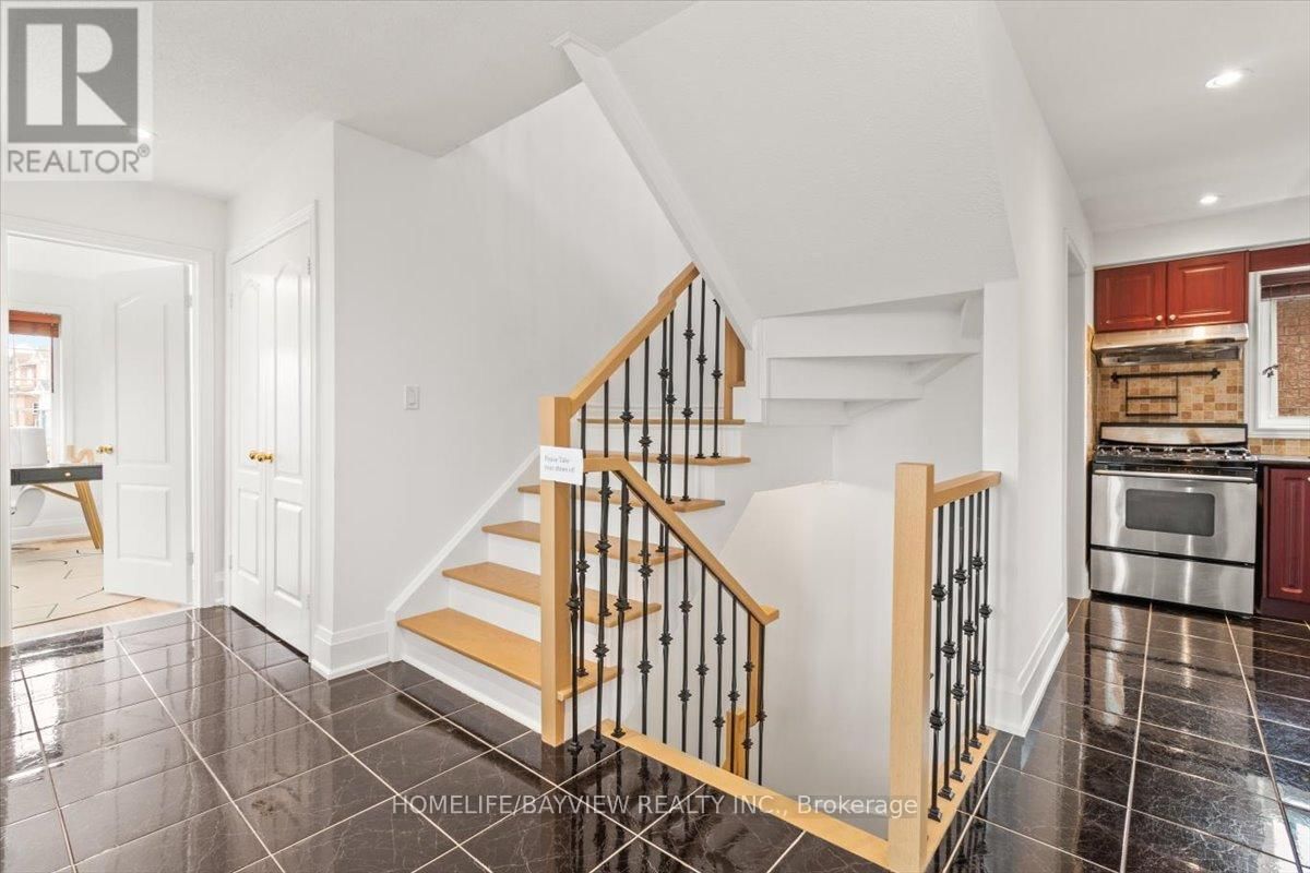 98 LENA DRIVE Image 4