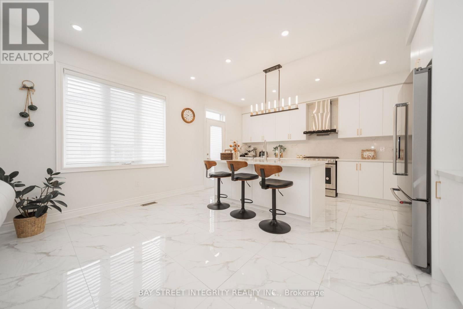 147 PRAIRIE ROSE DRIVE Image 2