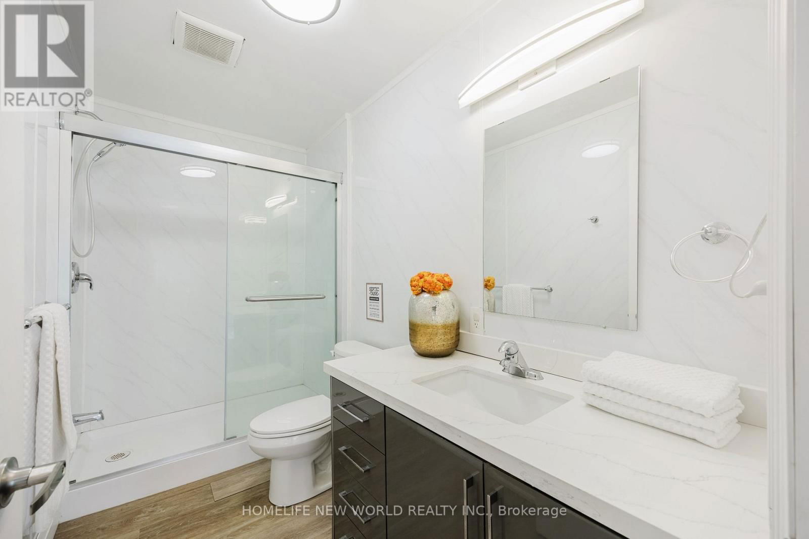 8&12 MAC AVENUE Image 16
