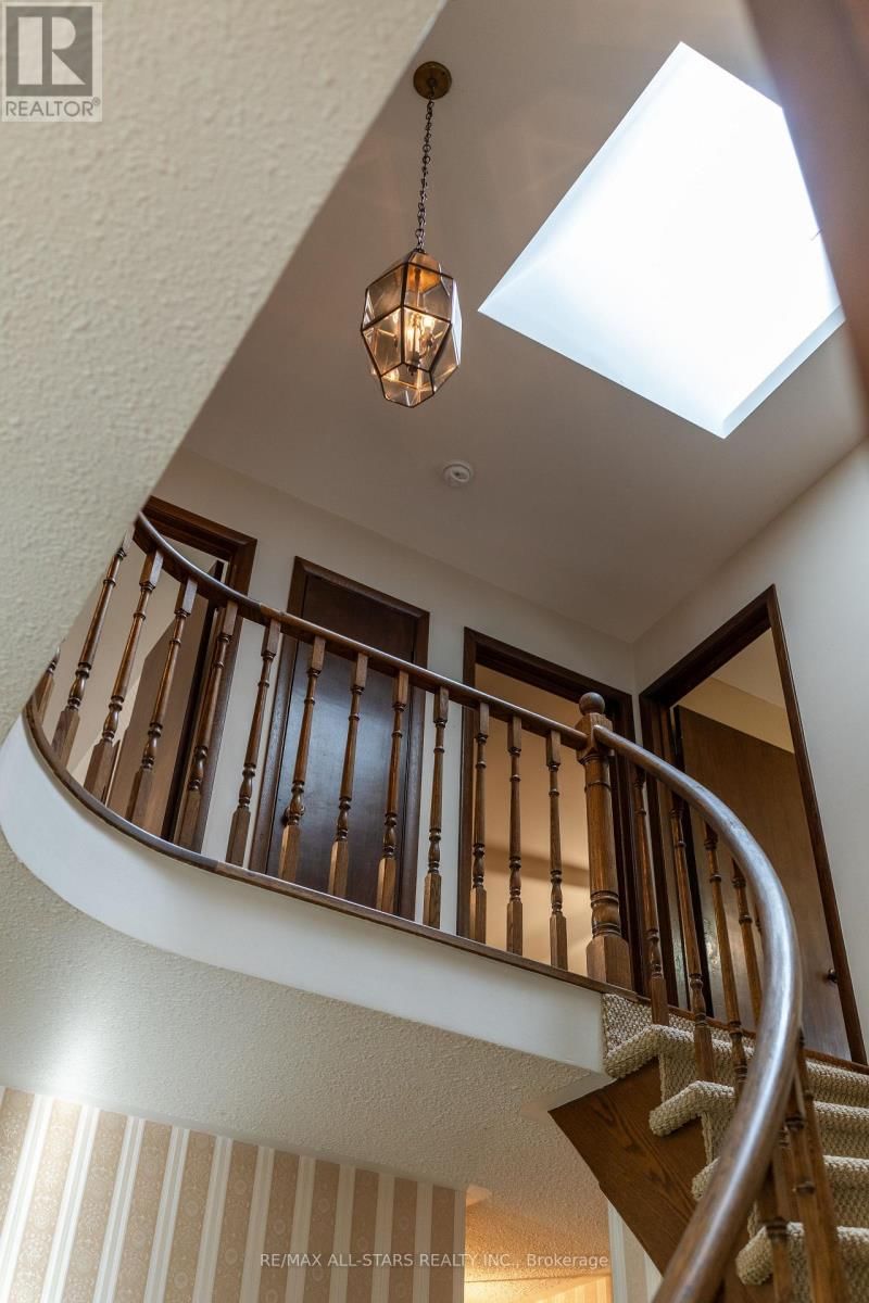 145 PEMBERTON ROAD Image 25