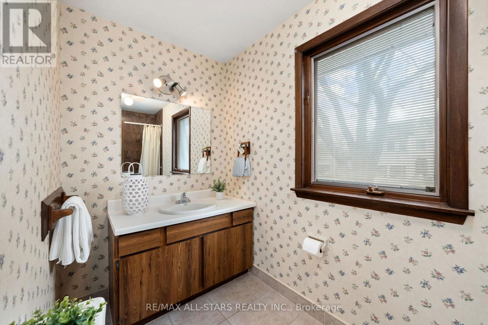 145 PEMBERTON ROAD Image 35