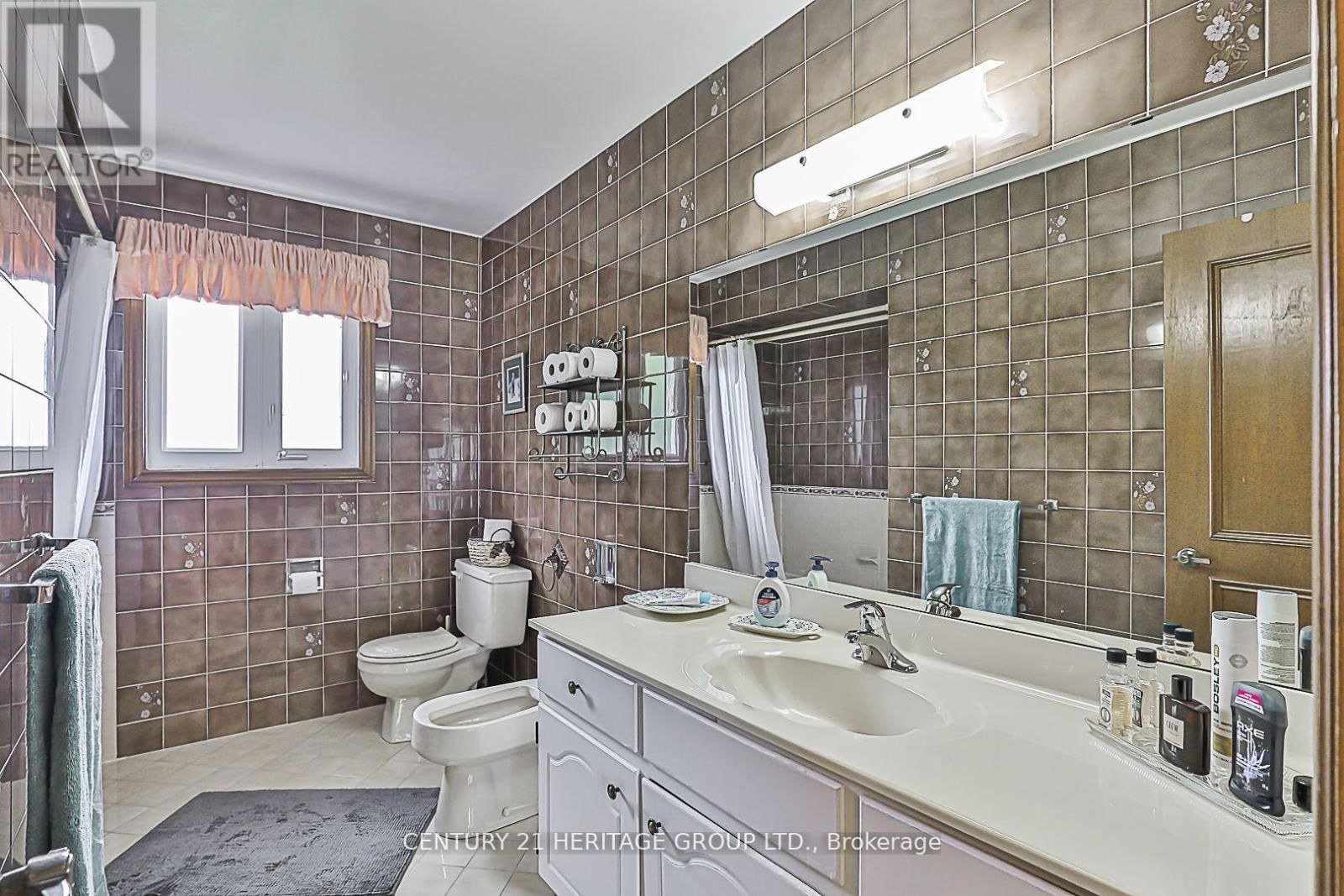 33 MAY AVENUE Image 23