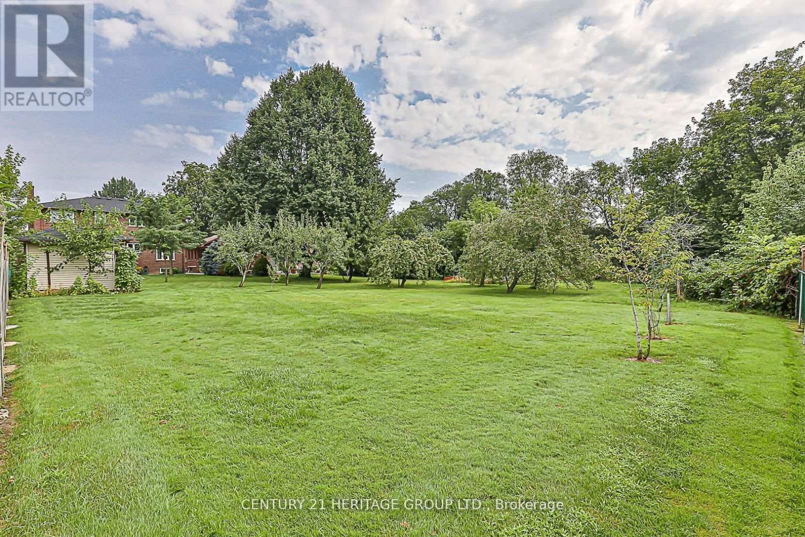 33 MAY AVENUE Image 39