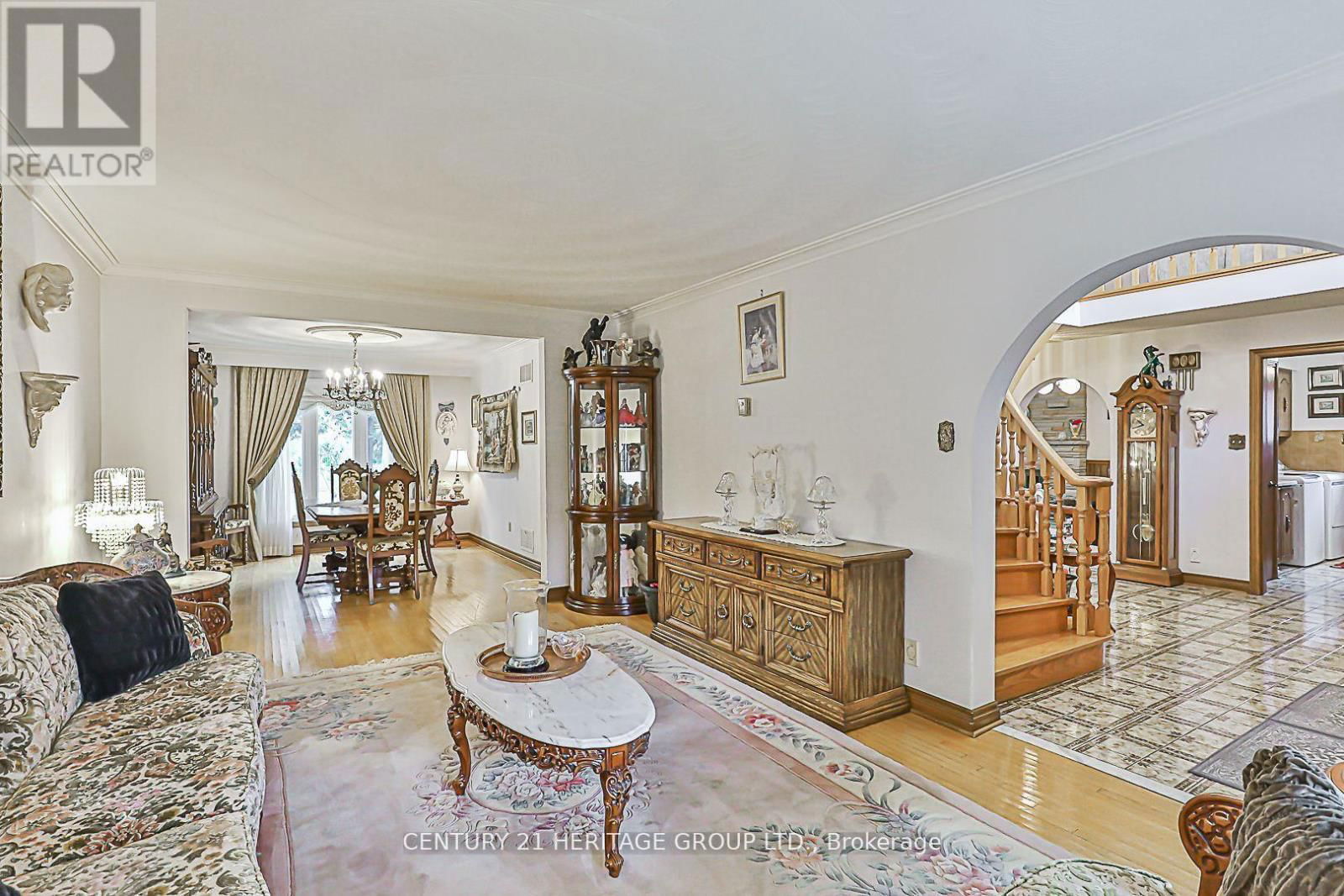 33 MAY AVENUE Image 7
