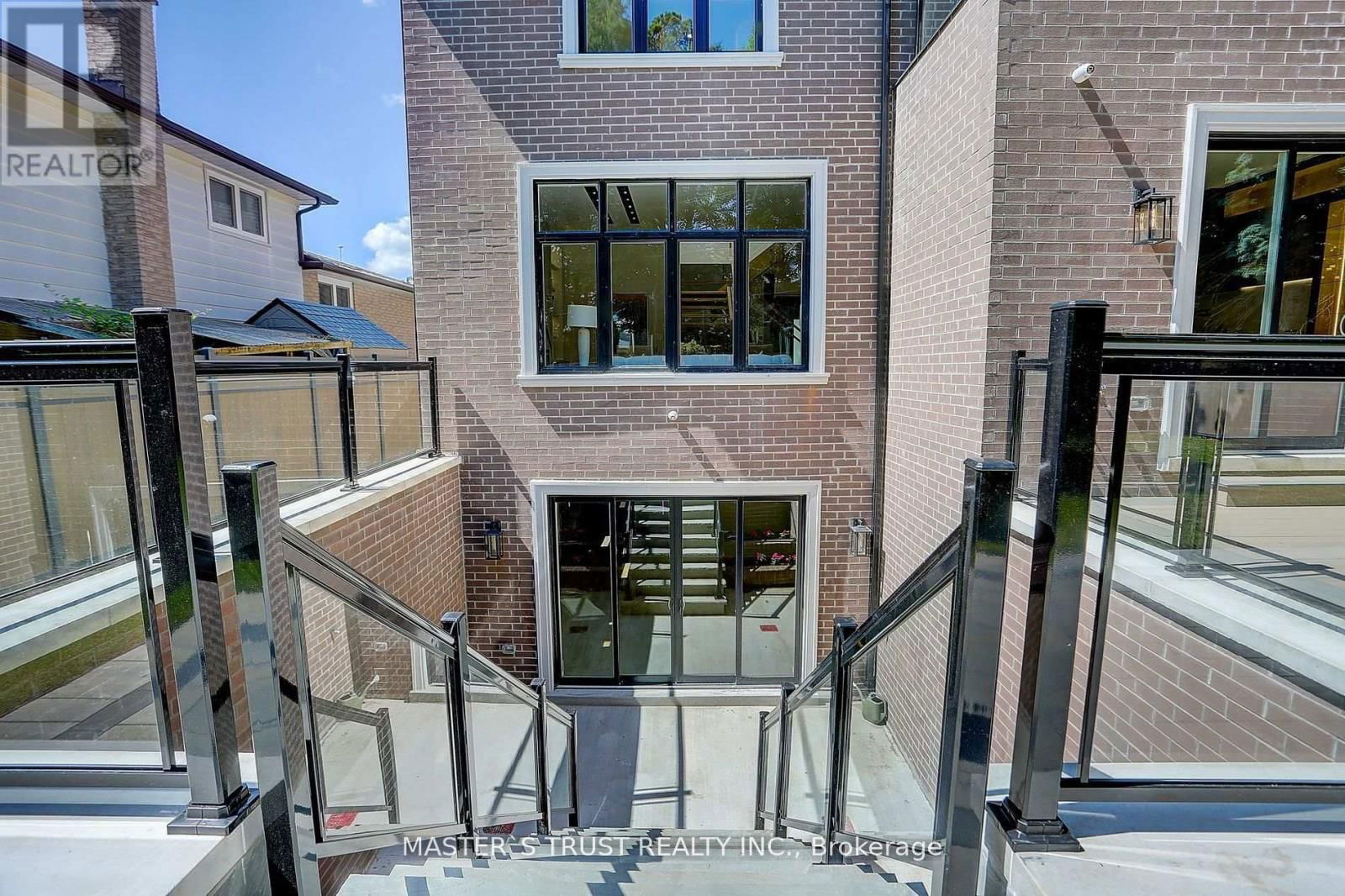 161 FITZGERALD AVENUE Image 33