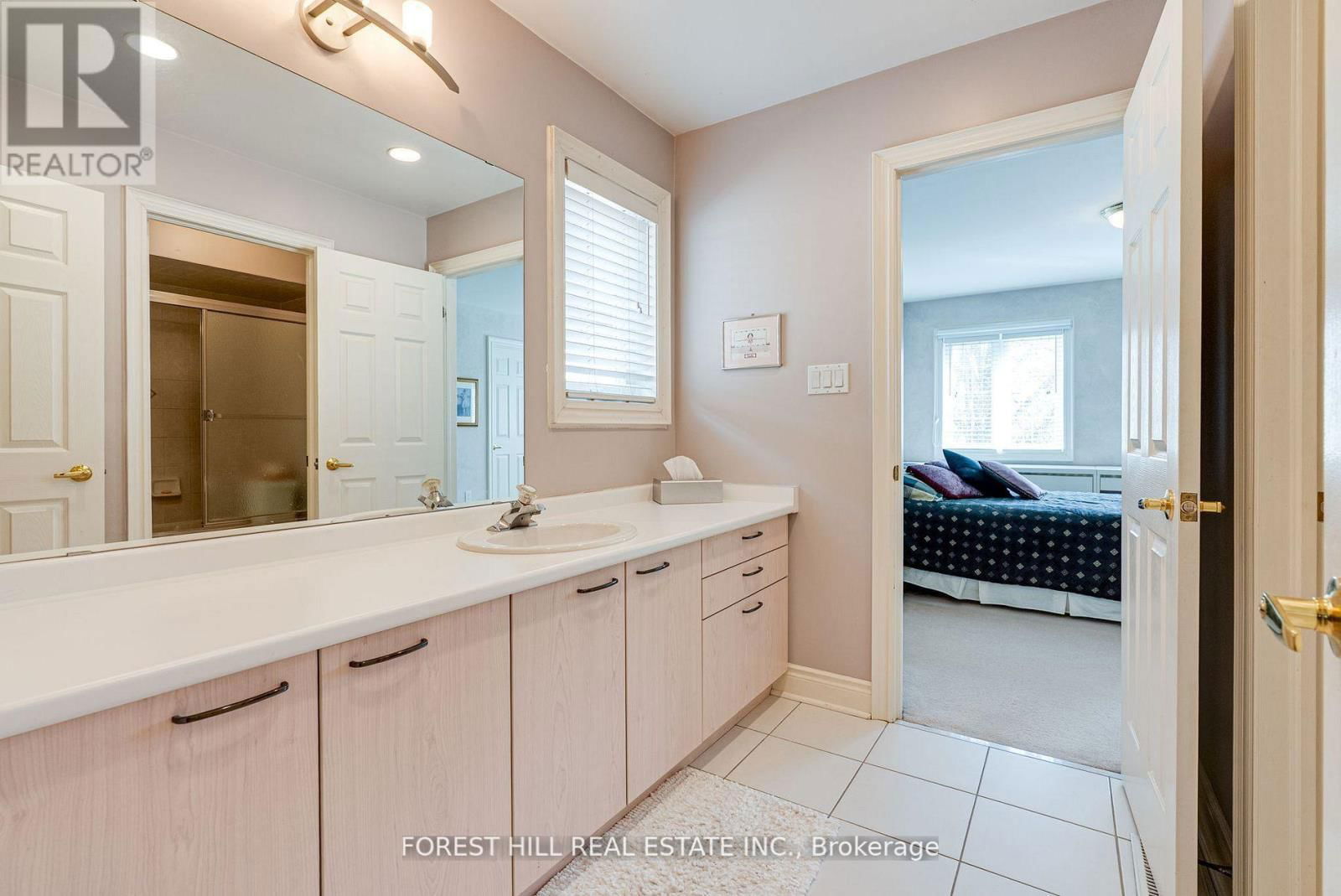 66 SANIBEL CRESCENT Image 24