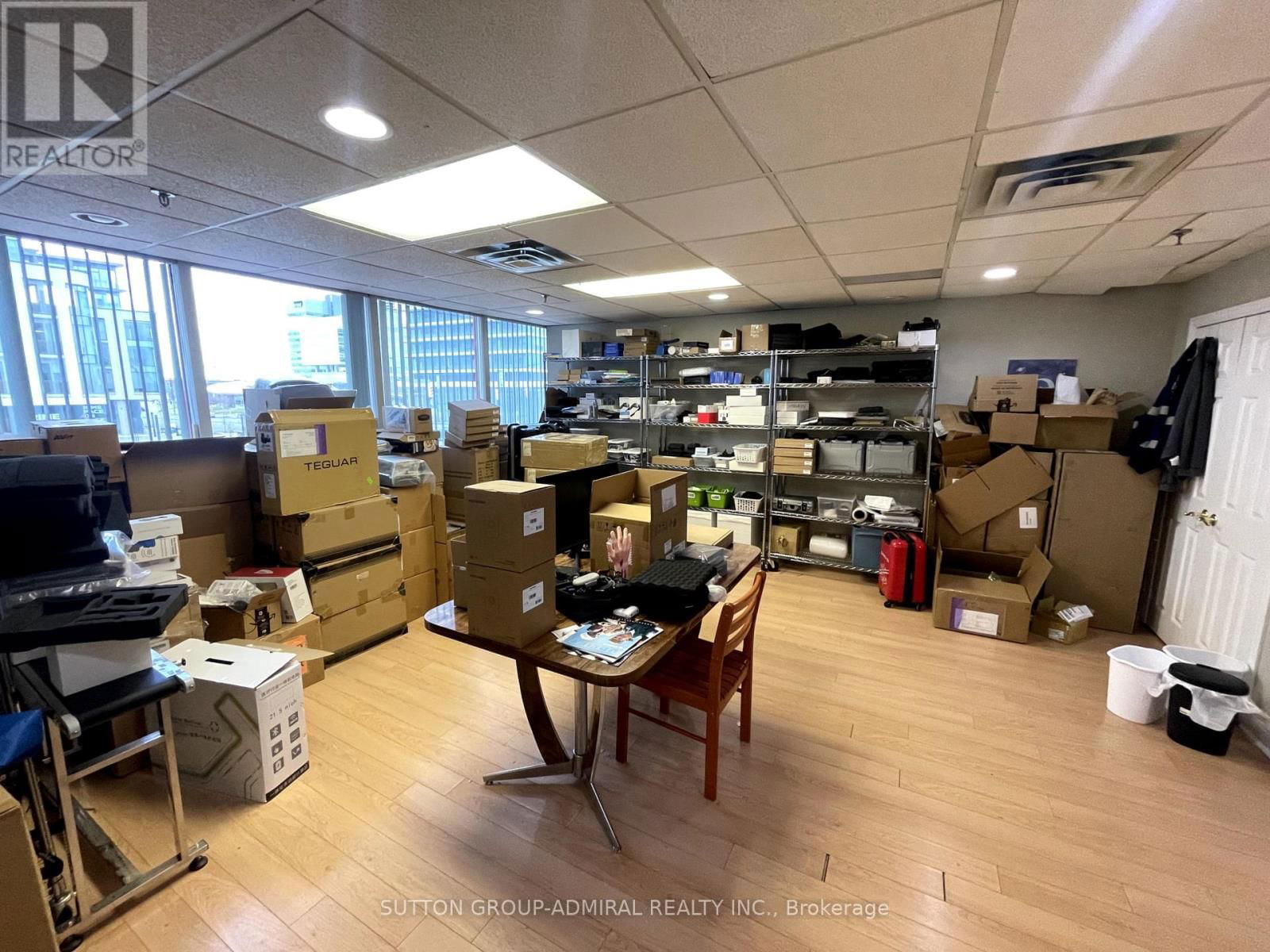 18 - 201 MILLWAY AVENUE Image 10