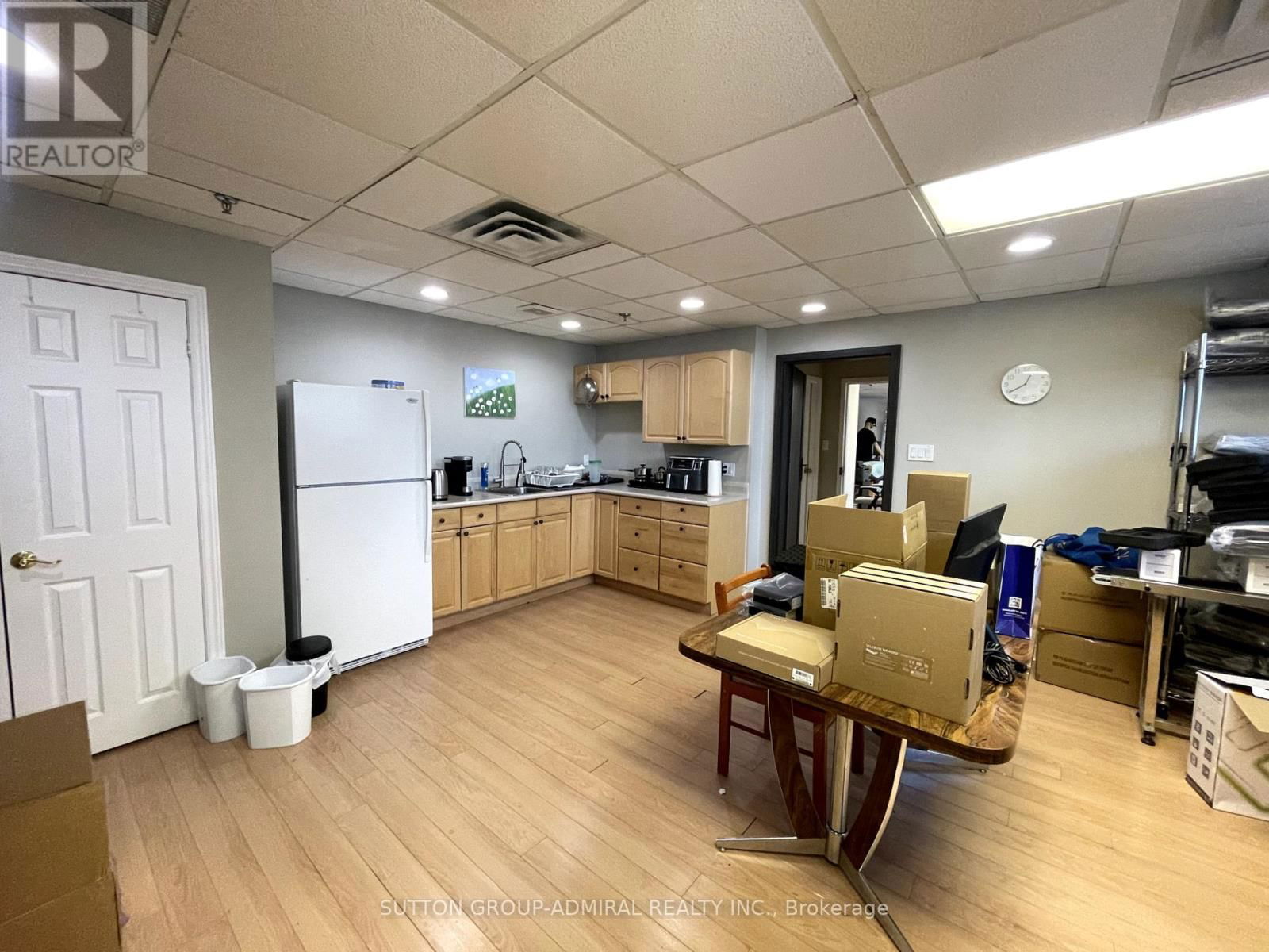 18 - 201 MILLWAY AVENUE Image 11