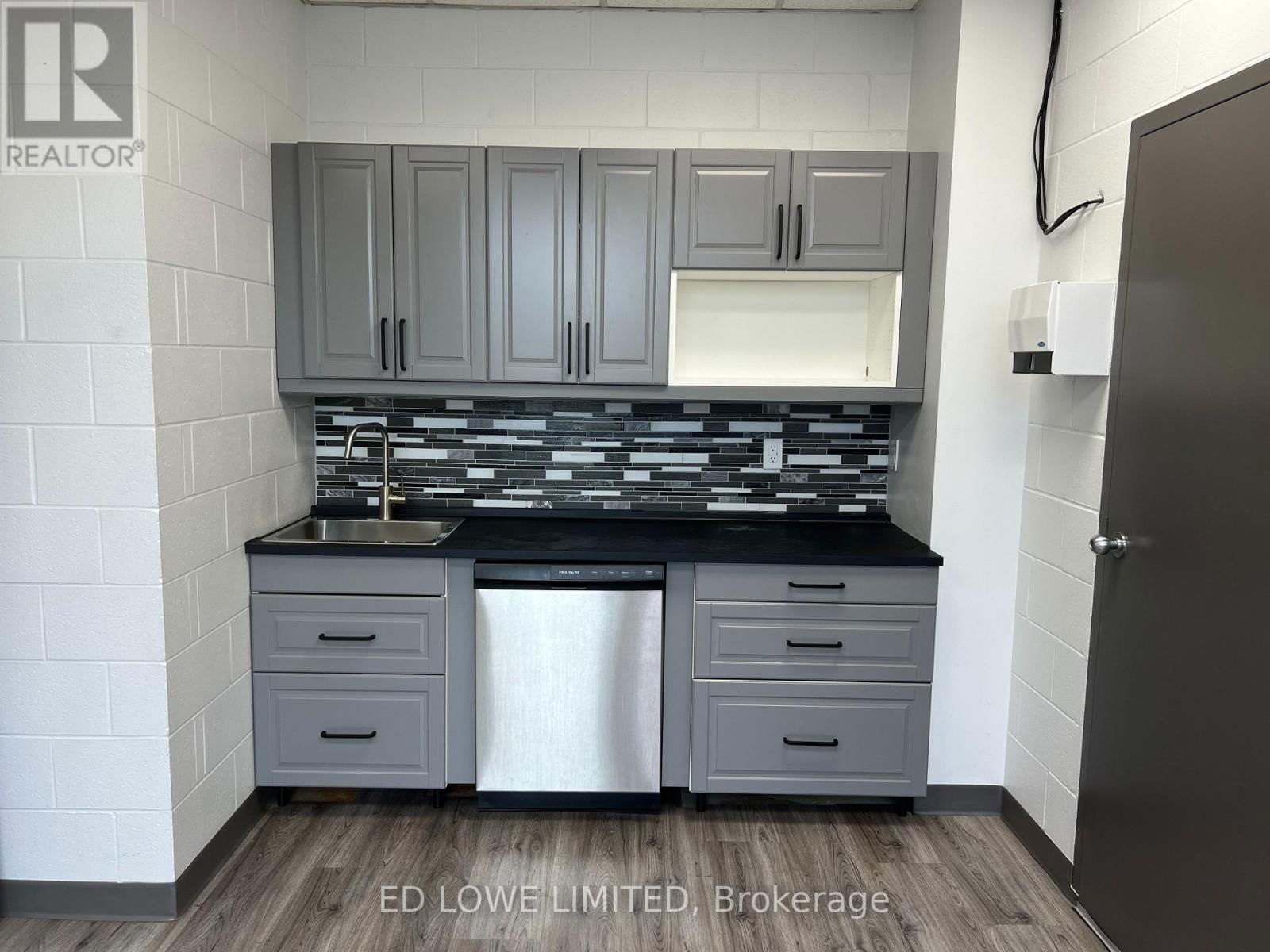 2B - 130 ESNA PARK DRIVE Image 11
