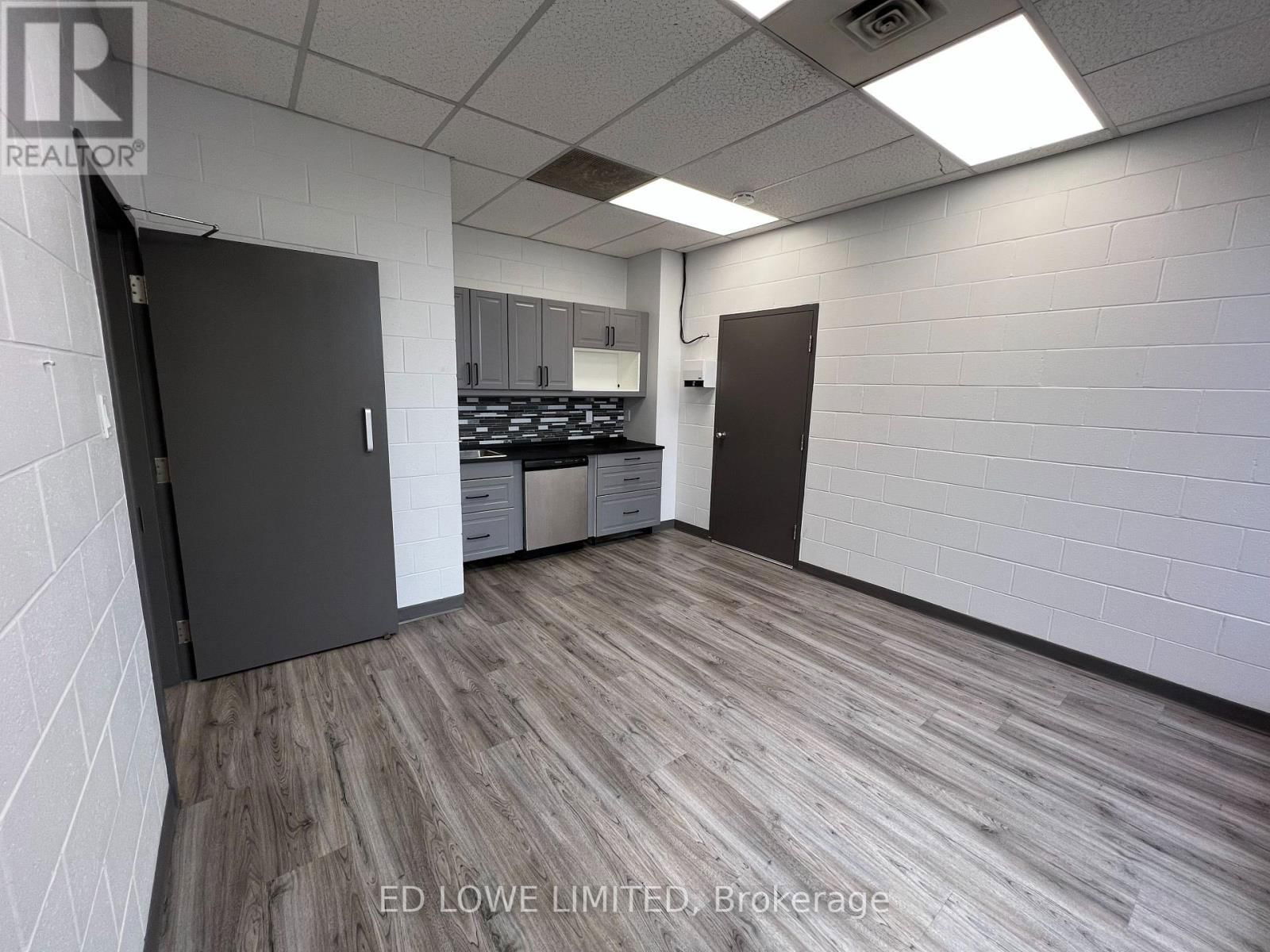 2B - 130 ESNA PARK DRIVE Image 9