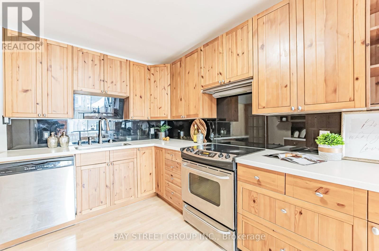 352 TAYLOR MILLS DRIVE NORTH Image 15