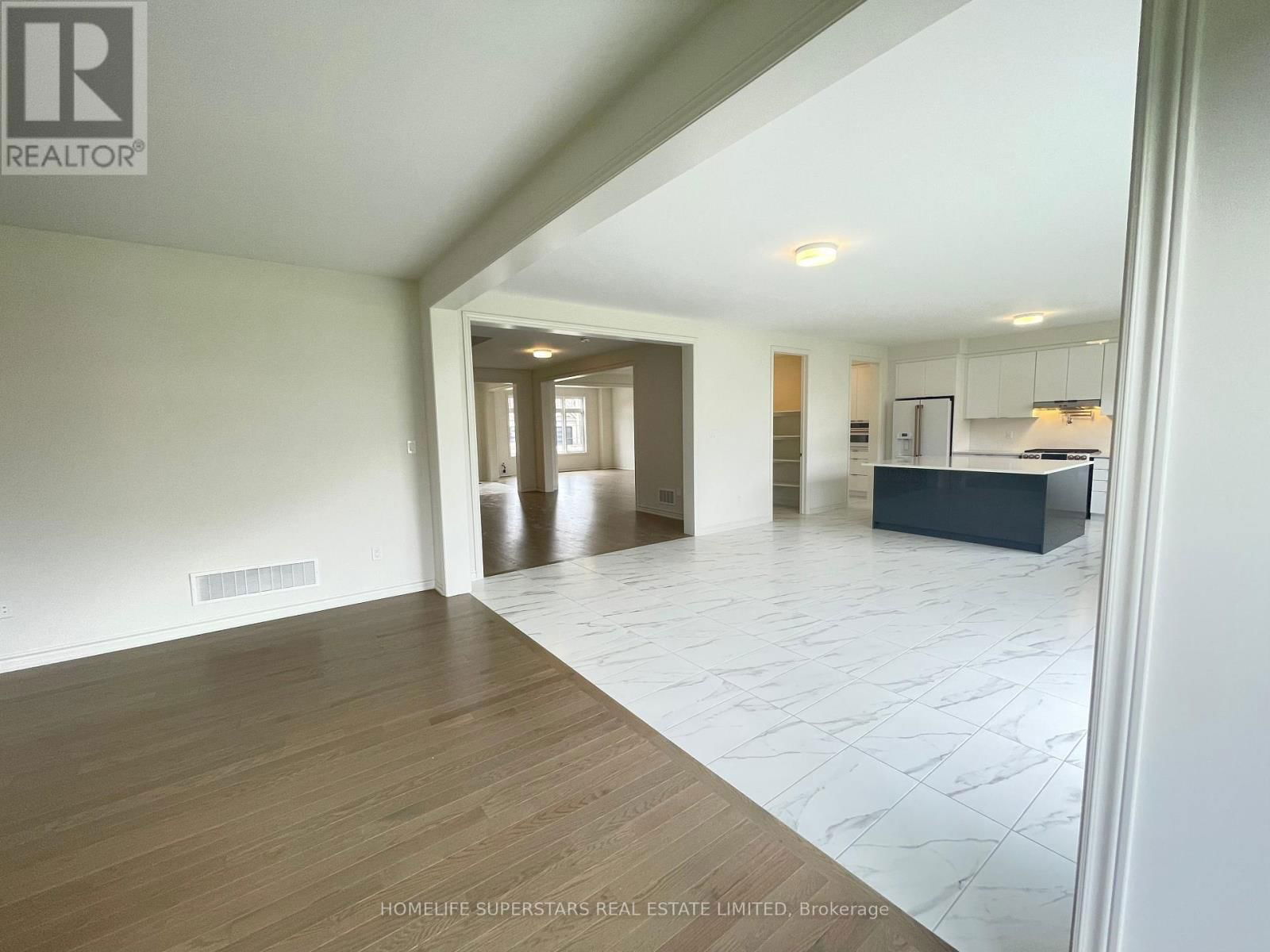 17 BELLFLOWER CRESCENT Image 12