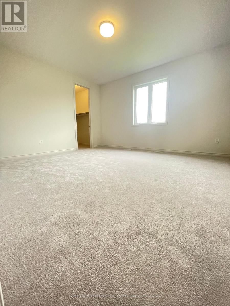 17 BELLFLOWER CRESCENT Image 32