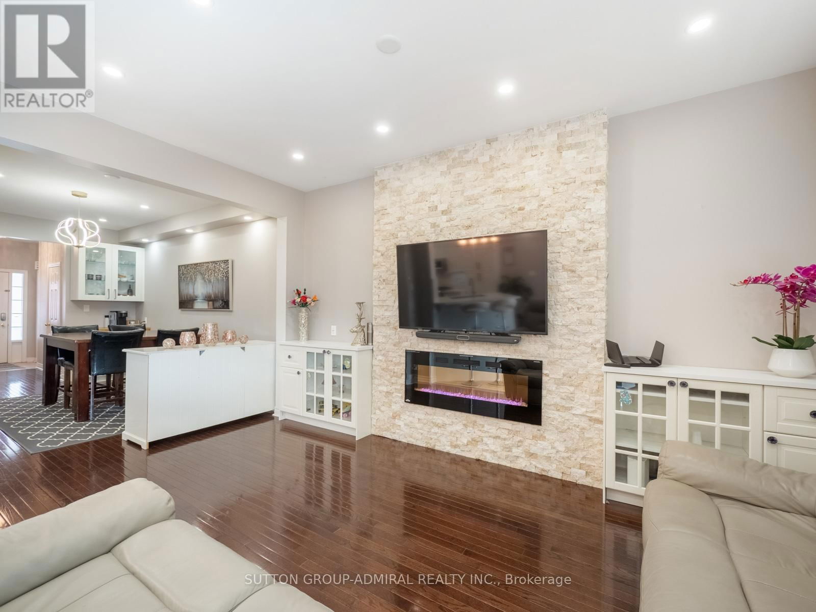 84 HAWKES DRIVE Image 1