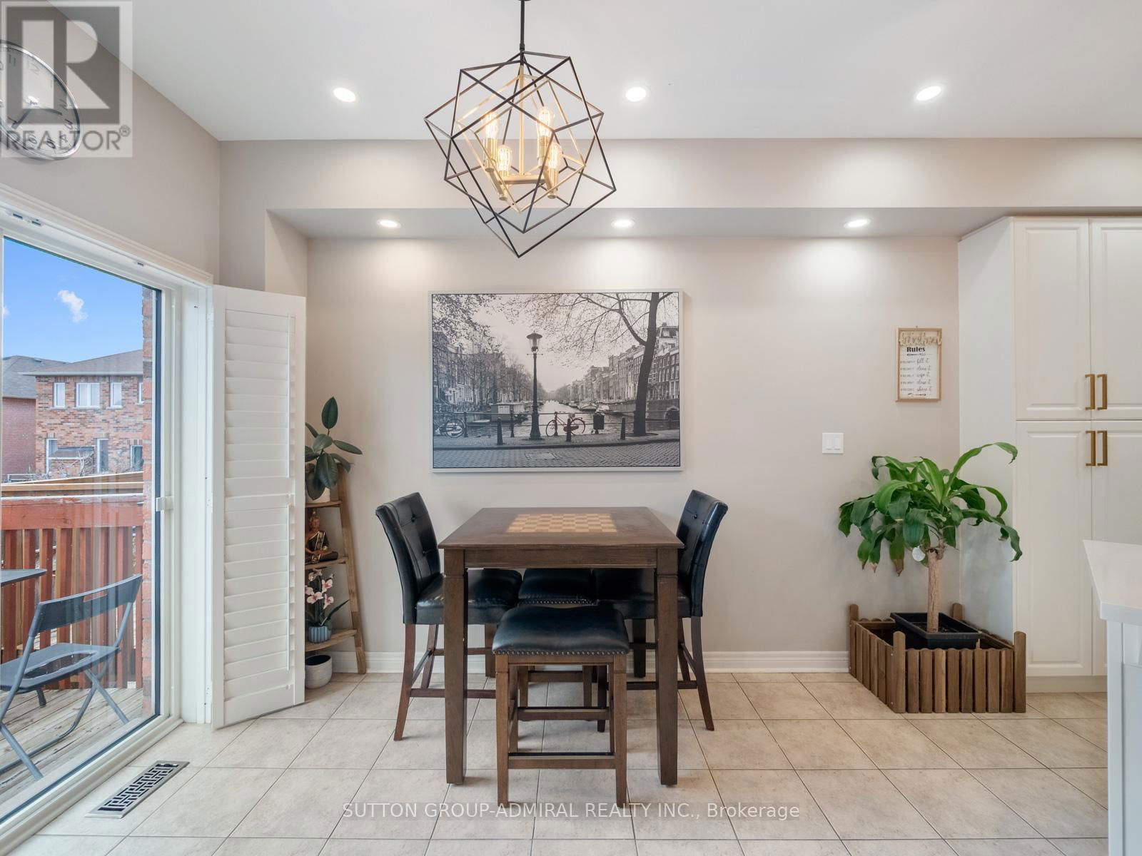 84 HAWKES DRIVE Image 12