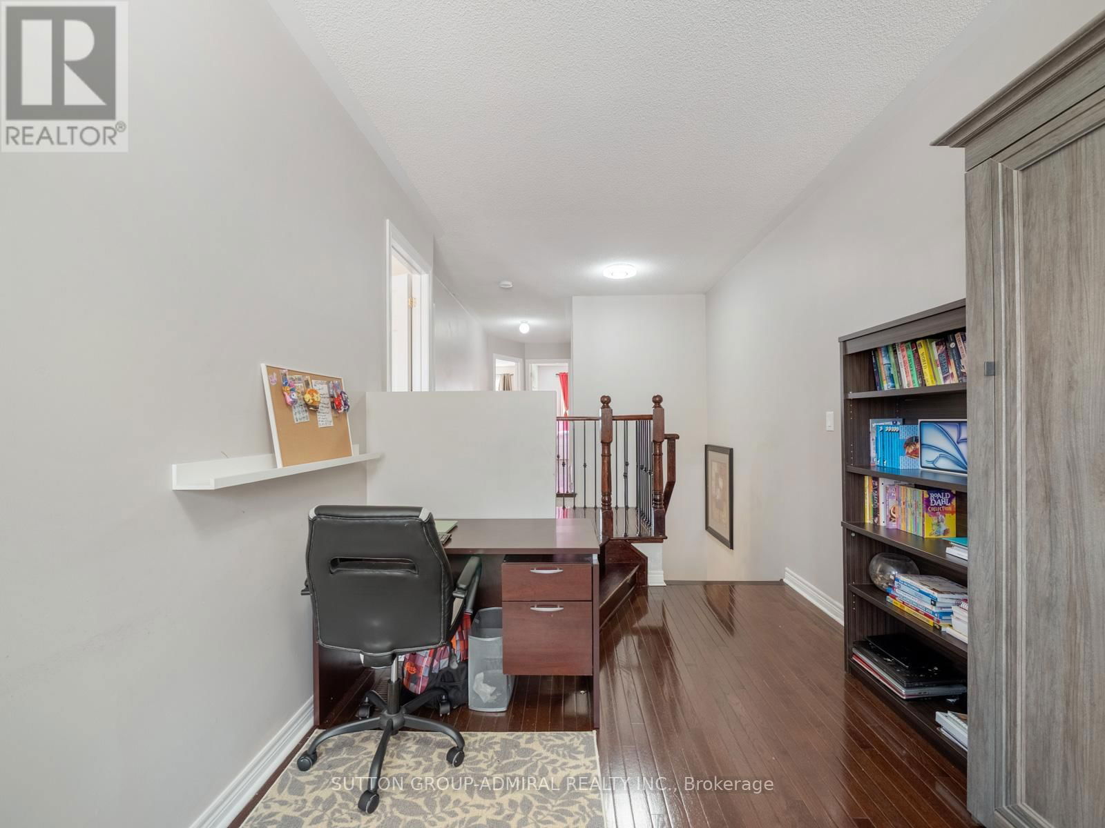 84 HAWKES DRIVE Image 19