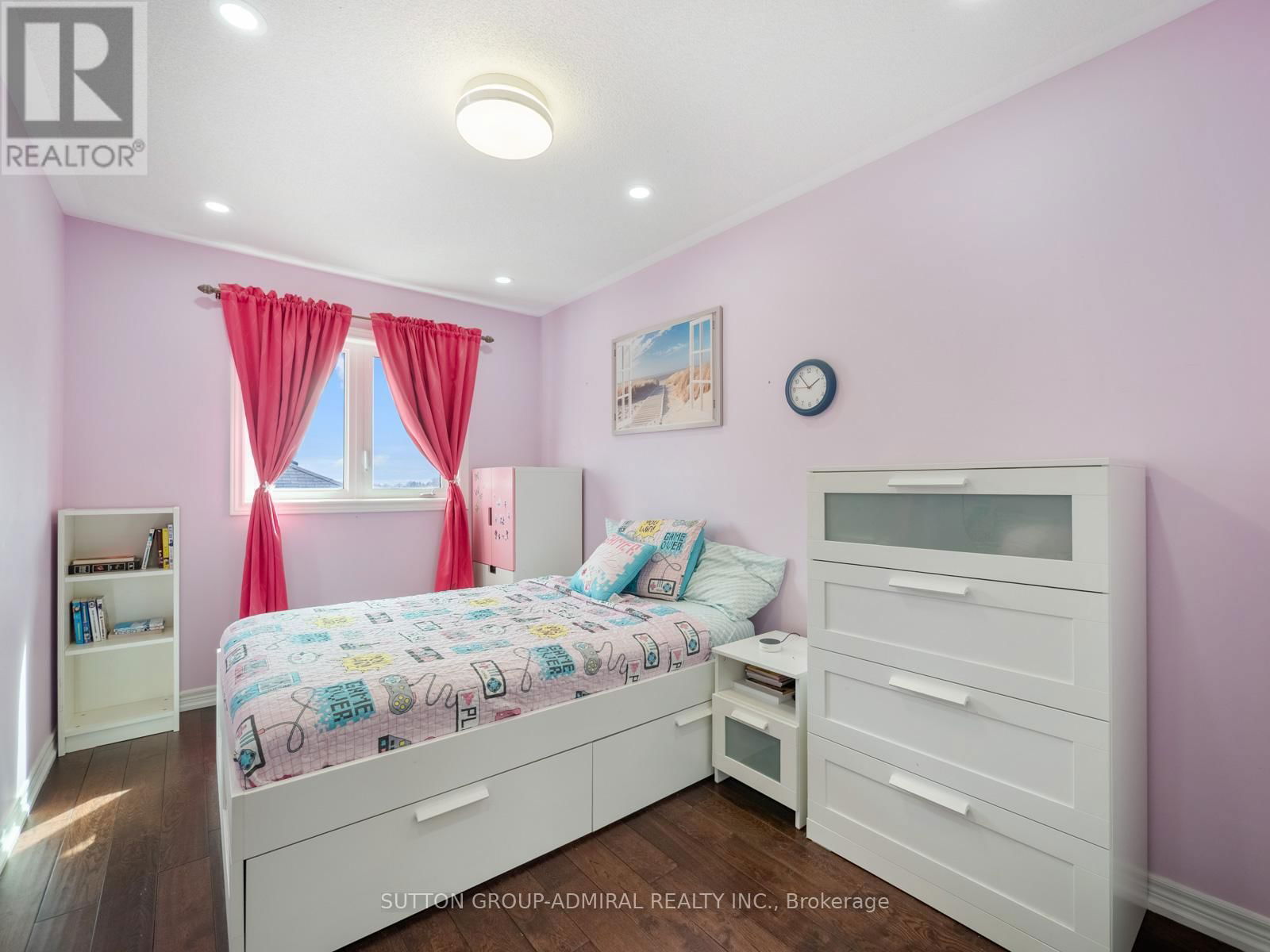 84 HAWKES DRIVE Image 24