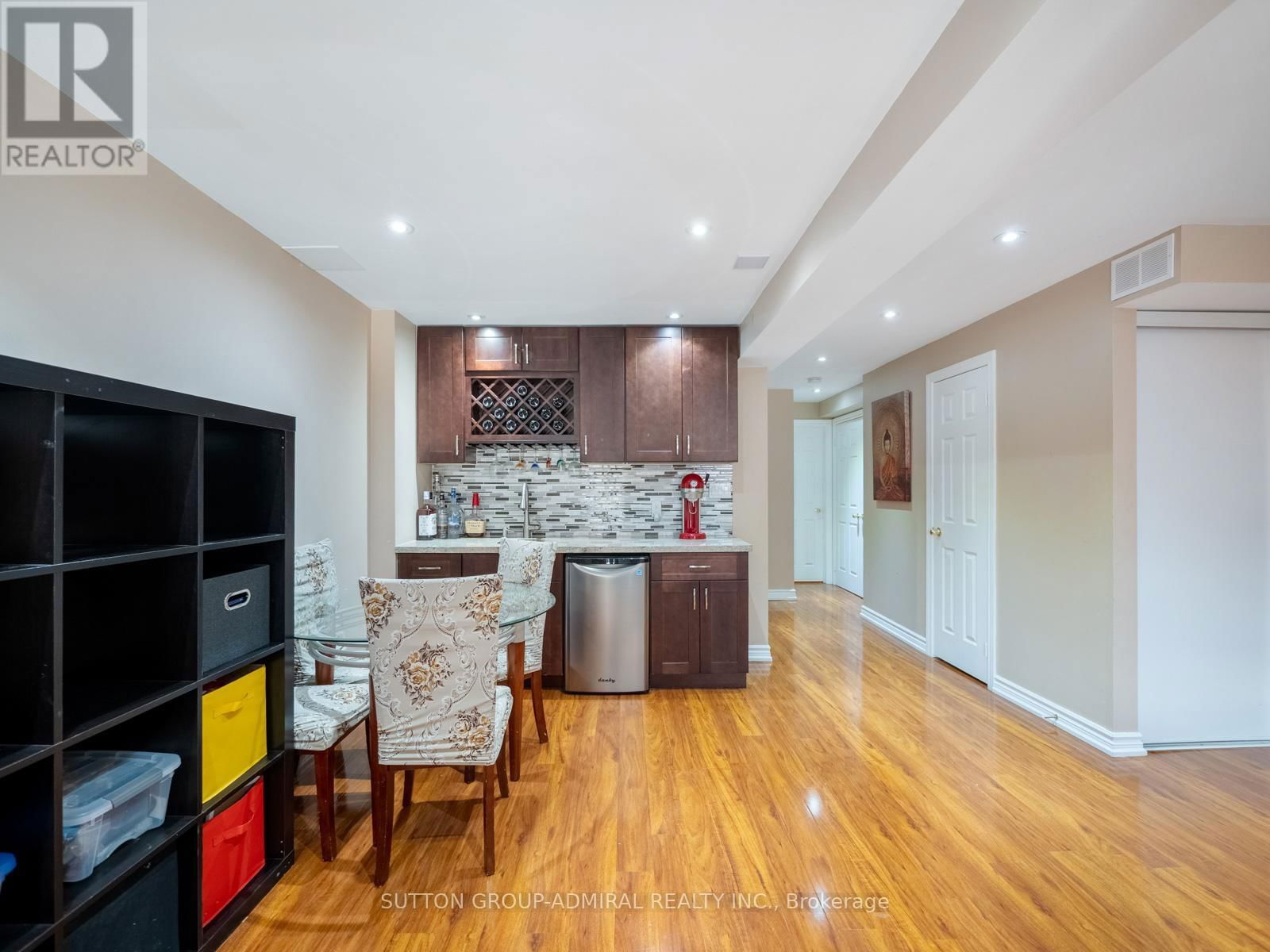 84 HAWKES DRIVE Image 31