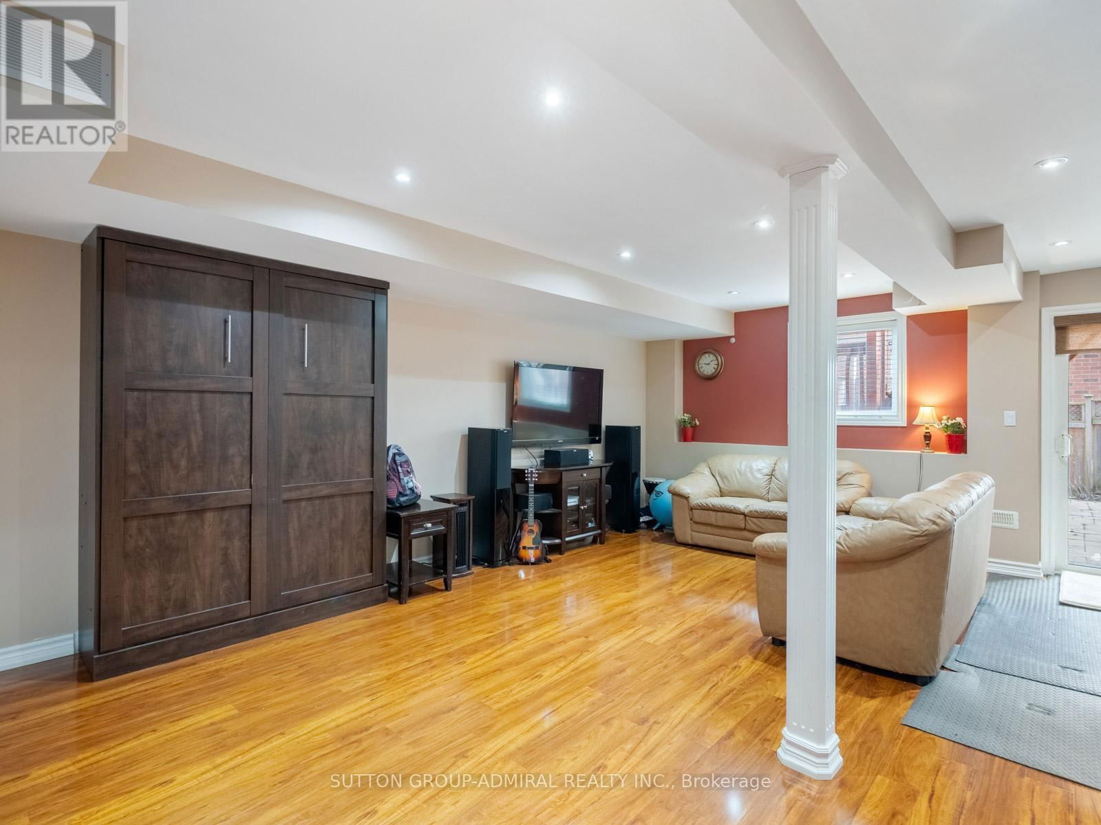 84 HAWKES DRIVE Image 33