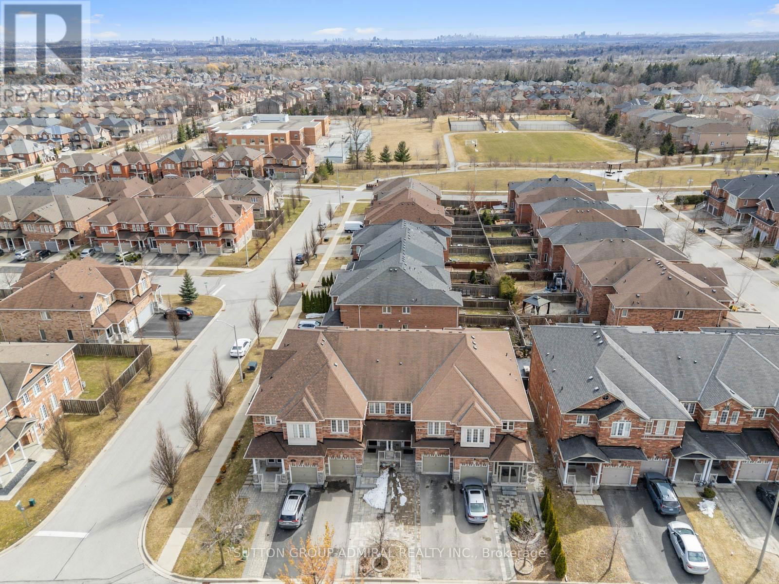 84 HAWKES DRIVE Image 40