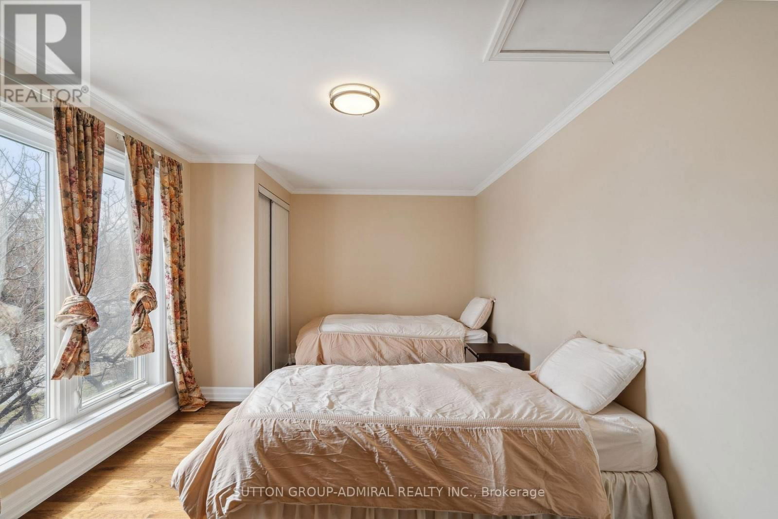 24 PATRICE CRESCENT Image 34