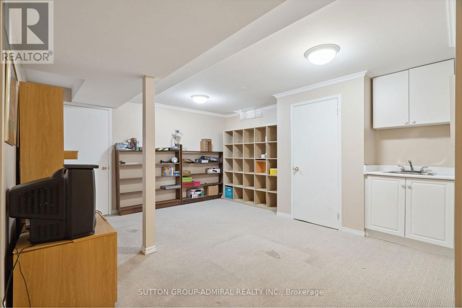 24 PATRICE CRESCENT Image 36