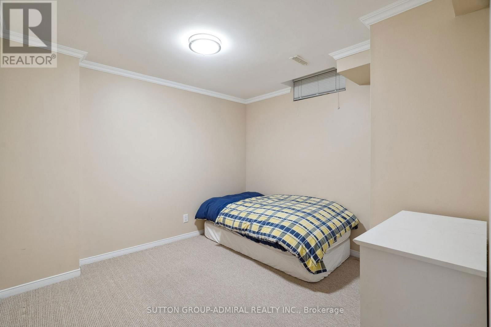 24 PATRICE CRESCENT Image 38