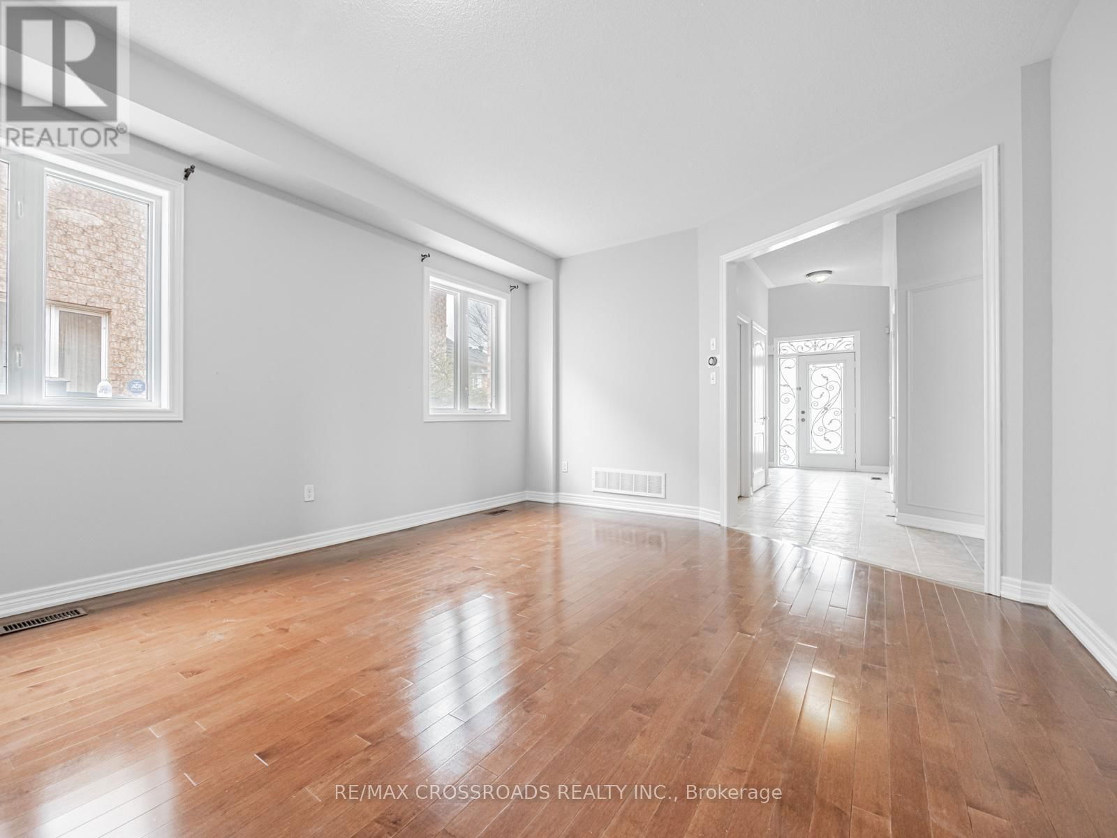 90 REGINALD LAMB CRESCENT Image 15