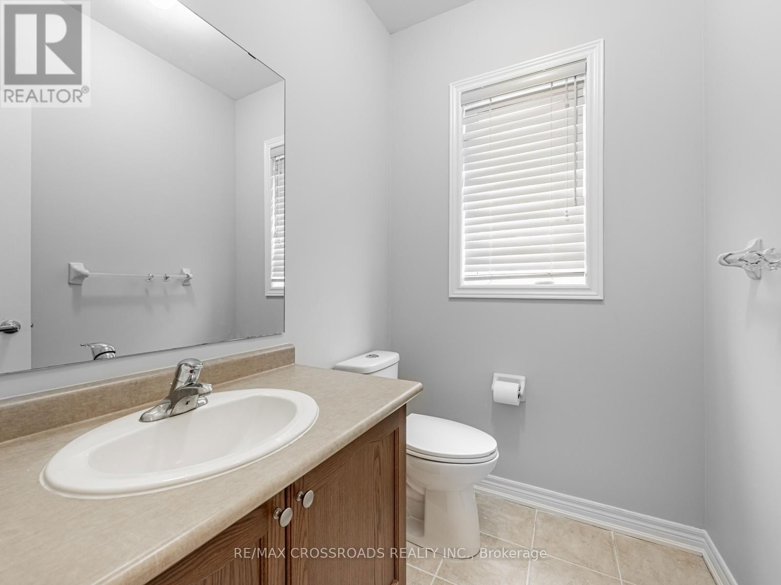90 REGINALD LAMB CRESCENT Image 18