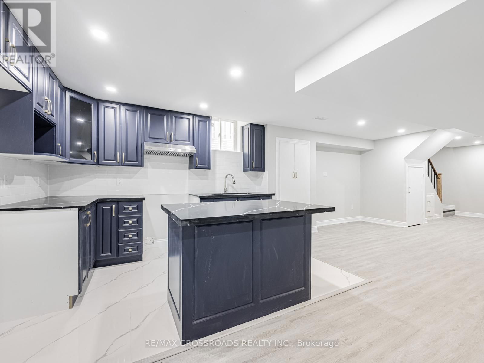 90 REGINALD LAMB CRESCENT Image 32