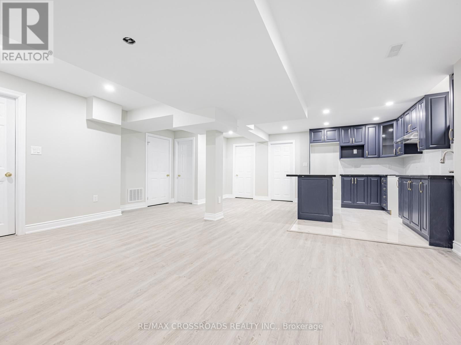 90 REGINALD LAMB CRESCENT Image 36