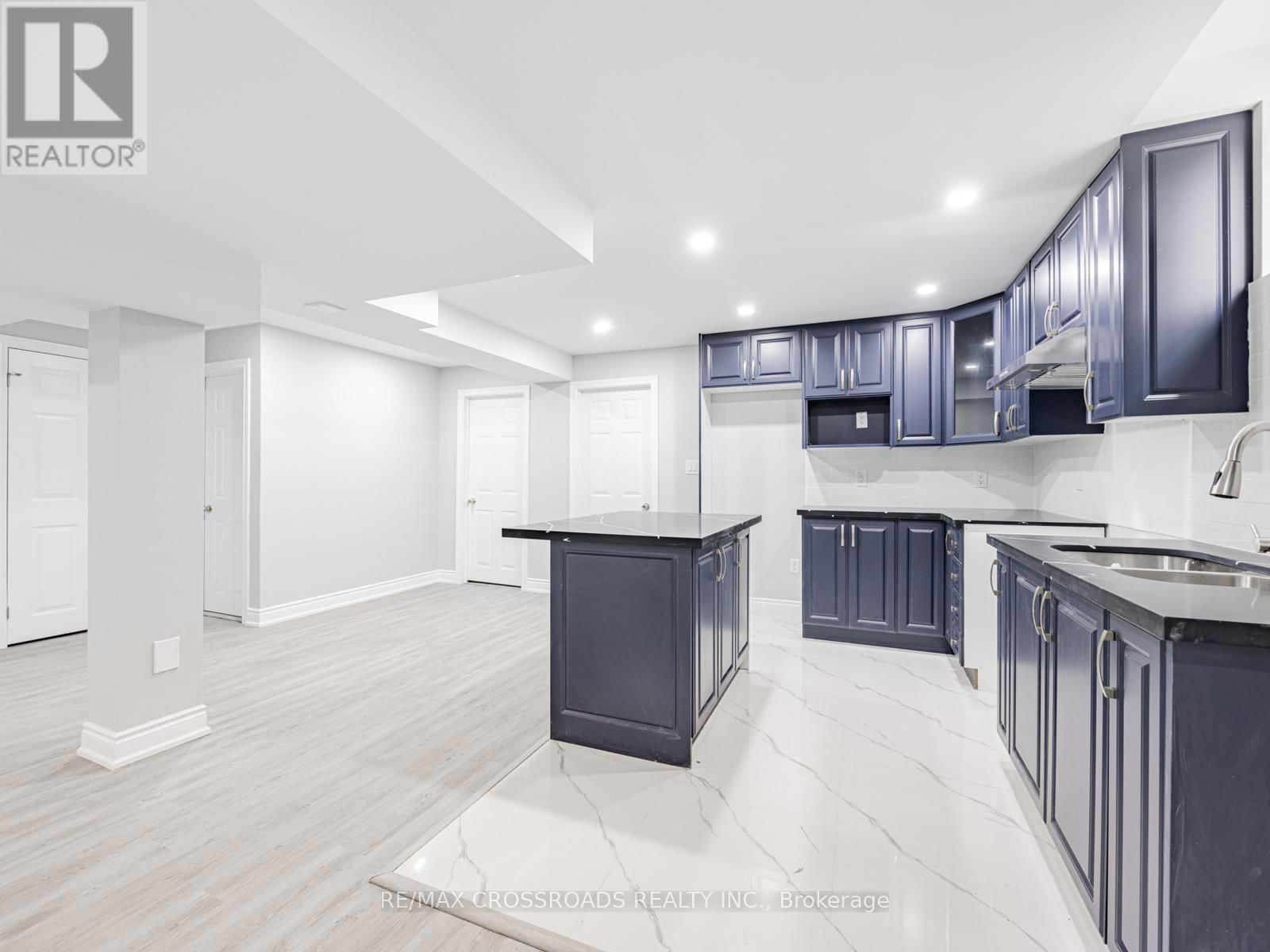 90 REGINALD LAMB CRESCENT Image 37