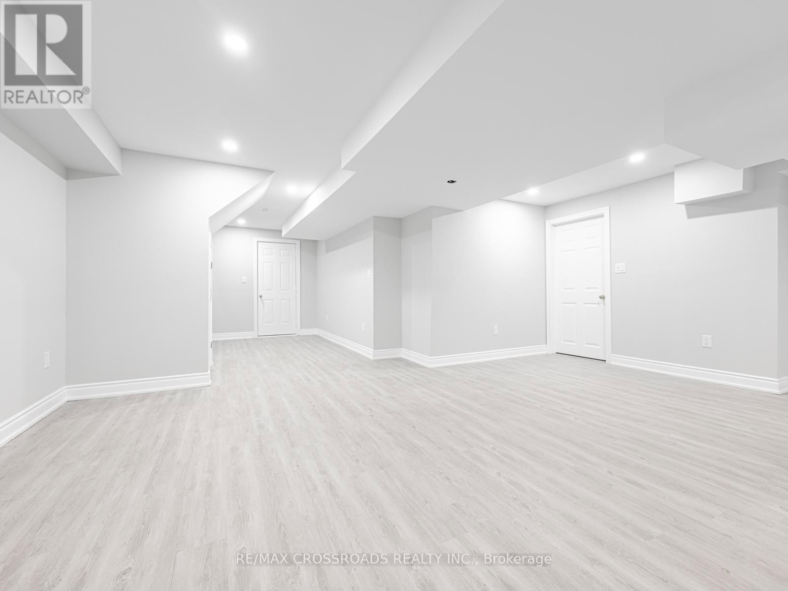 90 REGINALD LAMB CRESCENT Image 38