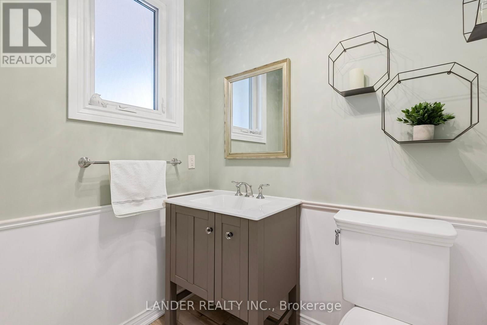 100 COLONEL WAYLING BOULEVARD Image 16